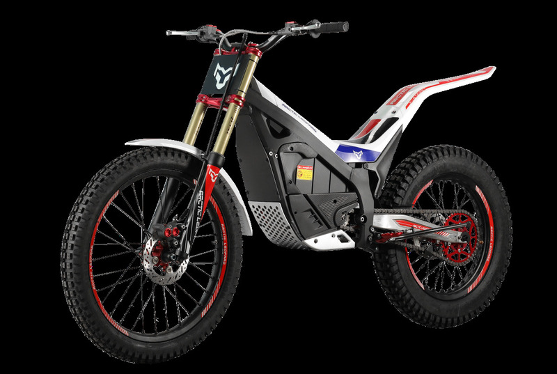 Snow Leopard E·T 700 TRIAL