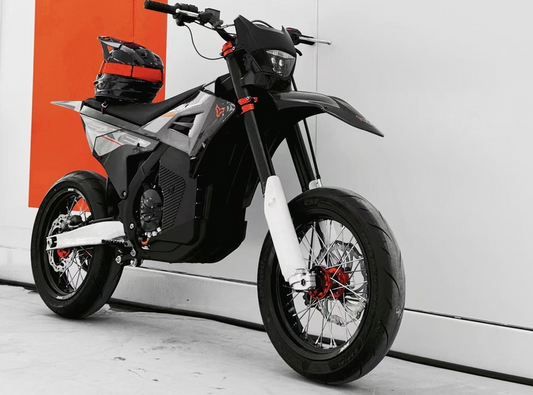 Arctic Leopard E·XE 880 super