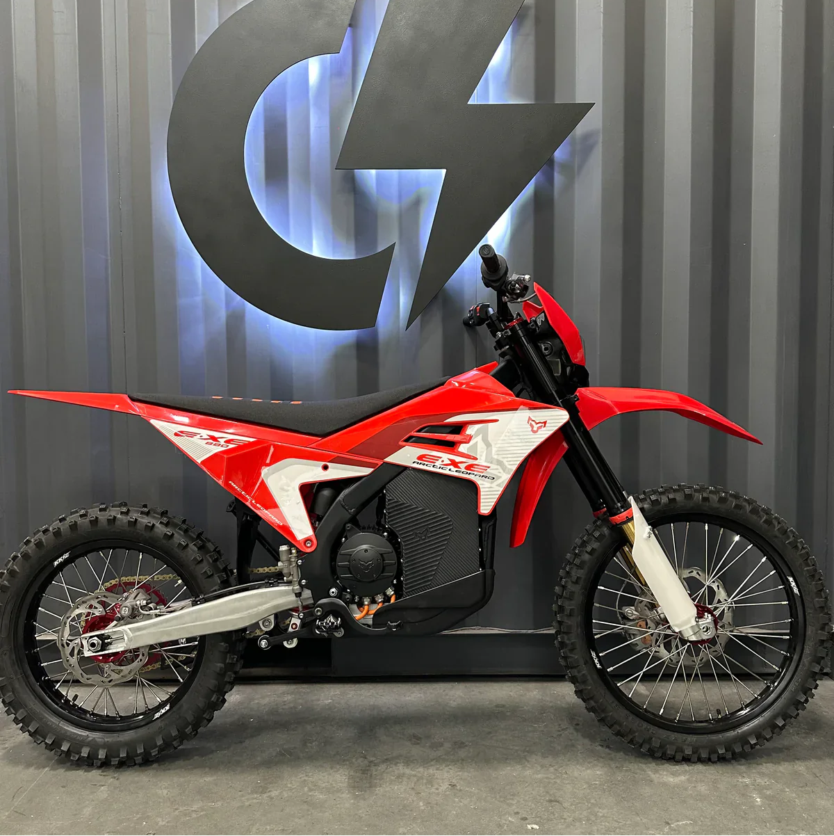 Cheetah E·XE 880 Enduro Arctic Leopard EXE 800 880 Electric Mountain Bike Strong 39KW Power 74V Integrated Road Dirt E-Bike Cheetah Integrated Battery
